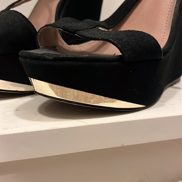 Steve Madden gold and black pump heels wedges size 8 - Picture 3 of 4